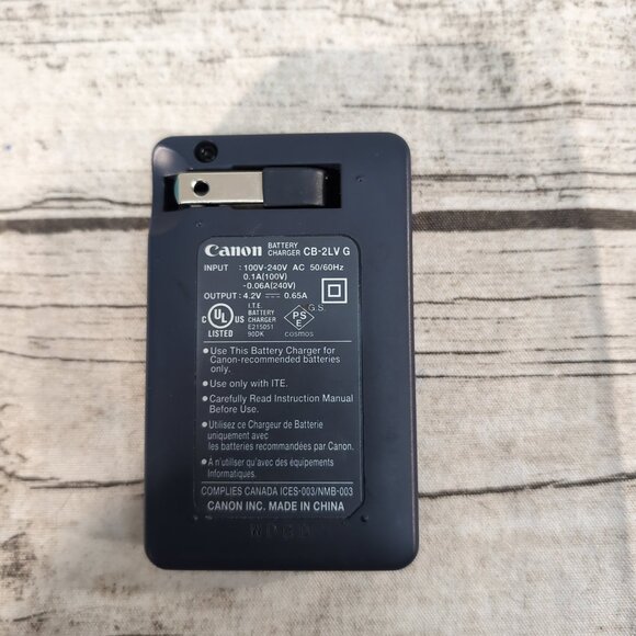 Canon PowerShot ELPH 300 HS Red Digital Camera 12.1MP with Charger & Case - Picture 3 of 14